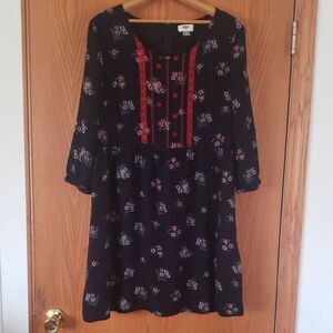 Cute Old Navy Black Dress w/ Floral Design / Red Embroidery Sz L